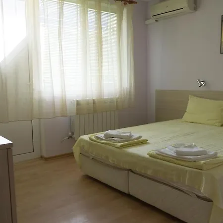 Gardeli Πανσιόν Tsarevo